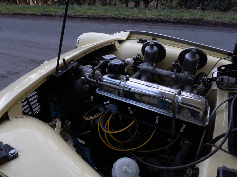 Image 13/15 of Triumph TR 3A (1960)