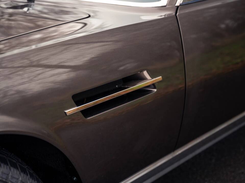 Image 16/63 de Aston Martin DBS (1968)