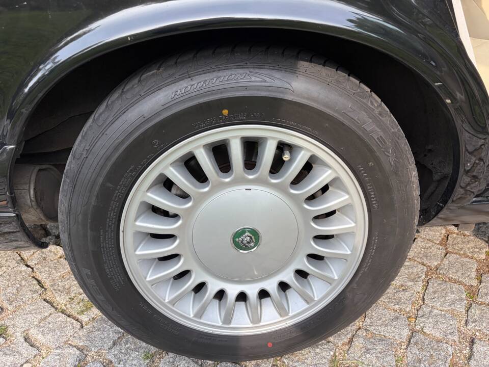 Bild 17/57 von Jaguar XJR 4.0 Supercharged (1997)