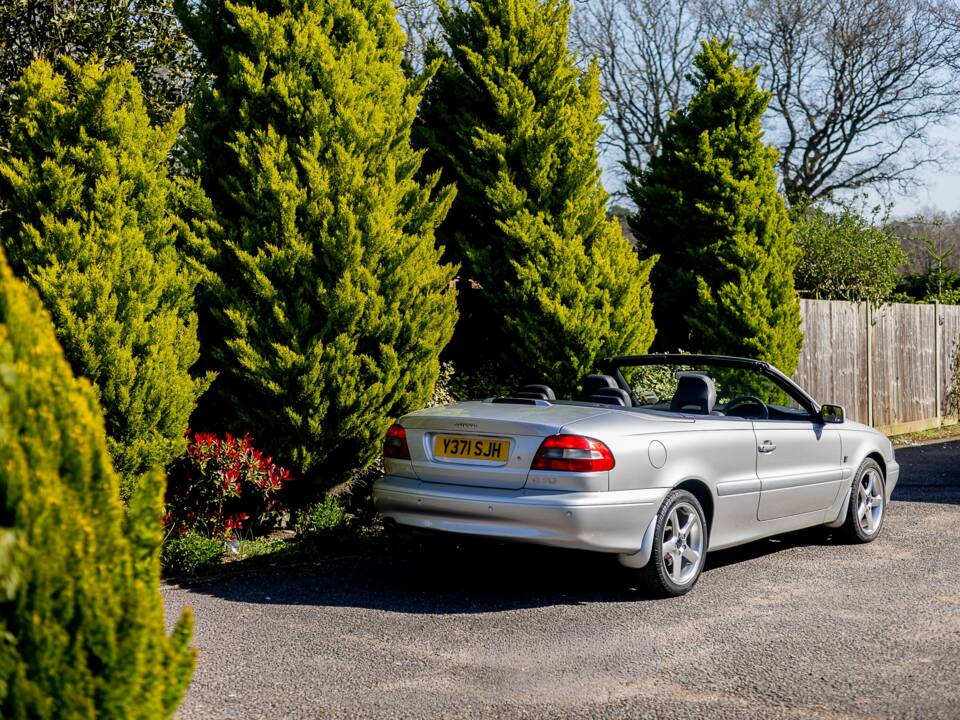 Image 17/48 of Volvo C70 2.0 T (2001)