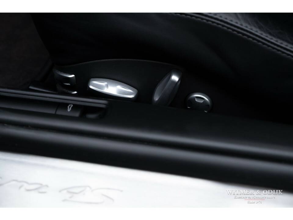 Image 31/41 of Porsche 911 Carrera 4S (2009)