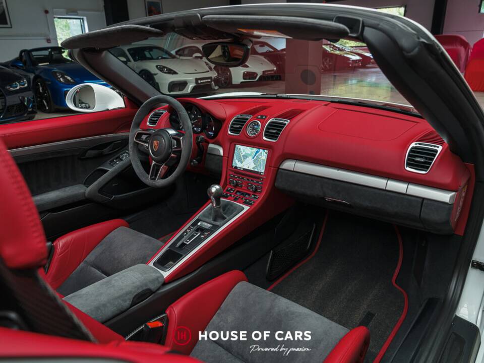 Image 18/25 of Porsche Boxster Spyder (2016)