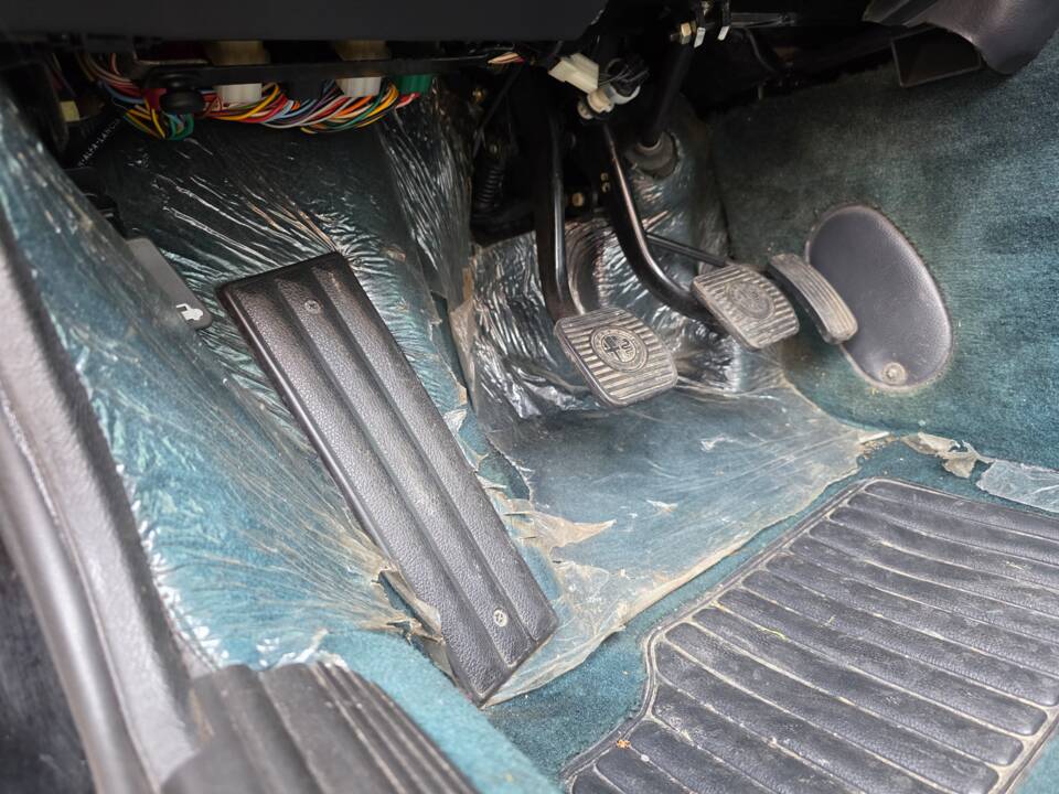 Bild 33/55 von Alfa Romeo 164 2.0 (1989)