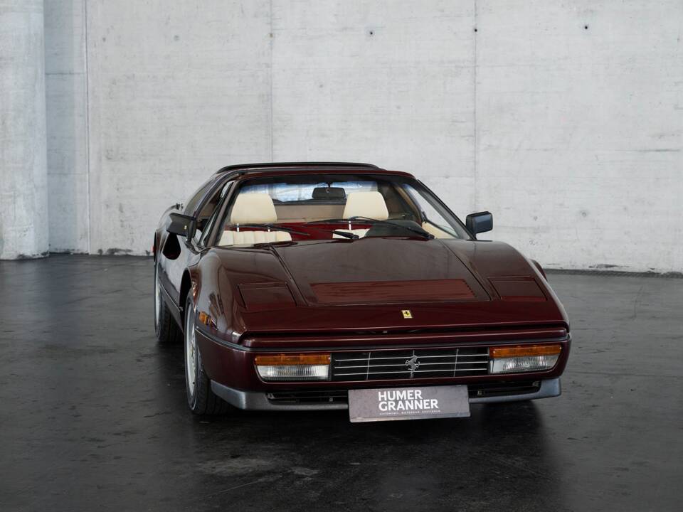 Bild 42/50 von Ferrari 328 GTS (1988)