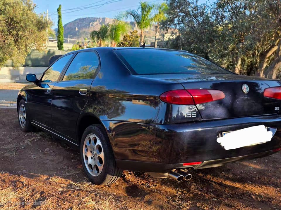 Image 37/50 de Alfa Romeo 166 2.5i V6 24V (2001)