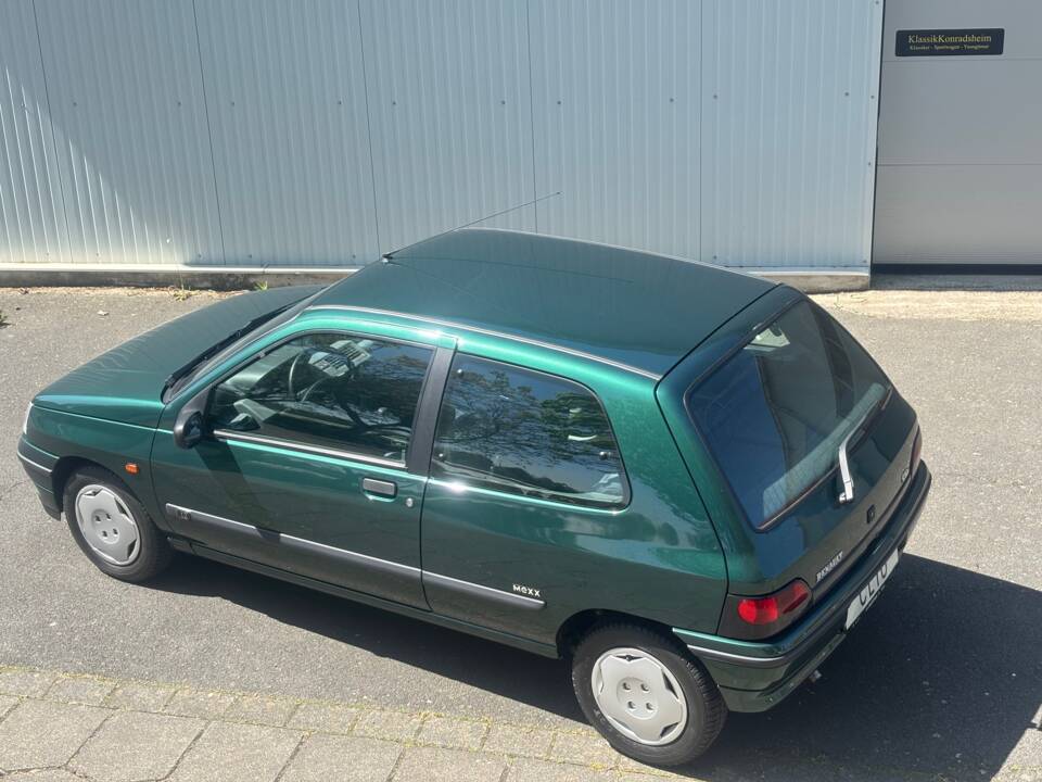 Bild 9/24 von Renault Clio I 1.2 (1995)