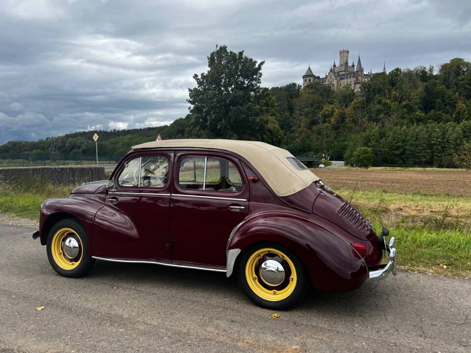 Bild 3/14 von Renault 4 CV Décapotable (1951)