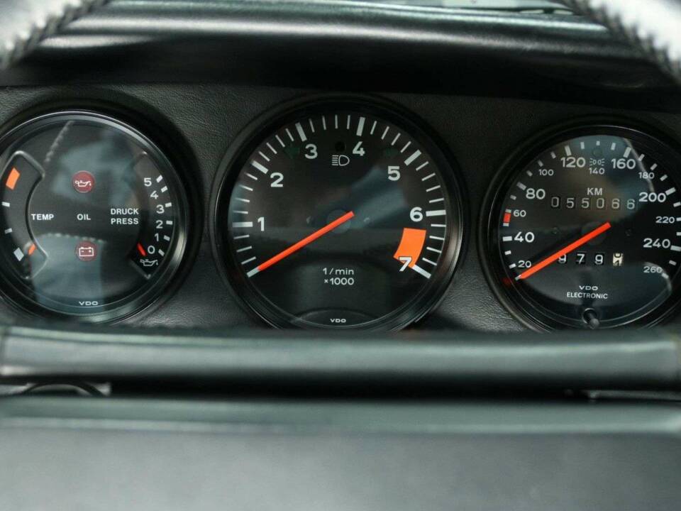 Bild 15/30 von Porsche 911 Speedster 3.2 (1989)
