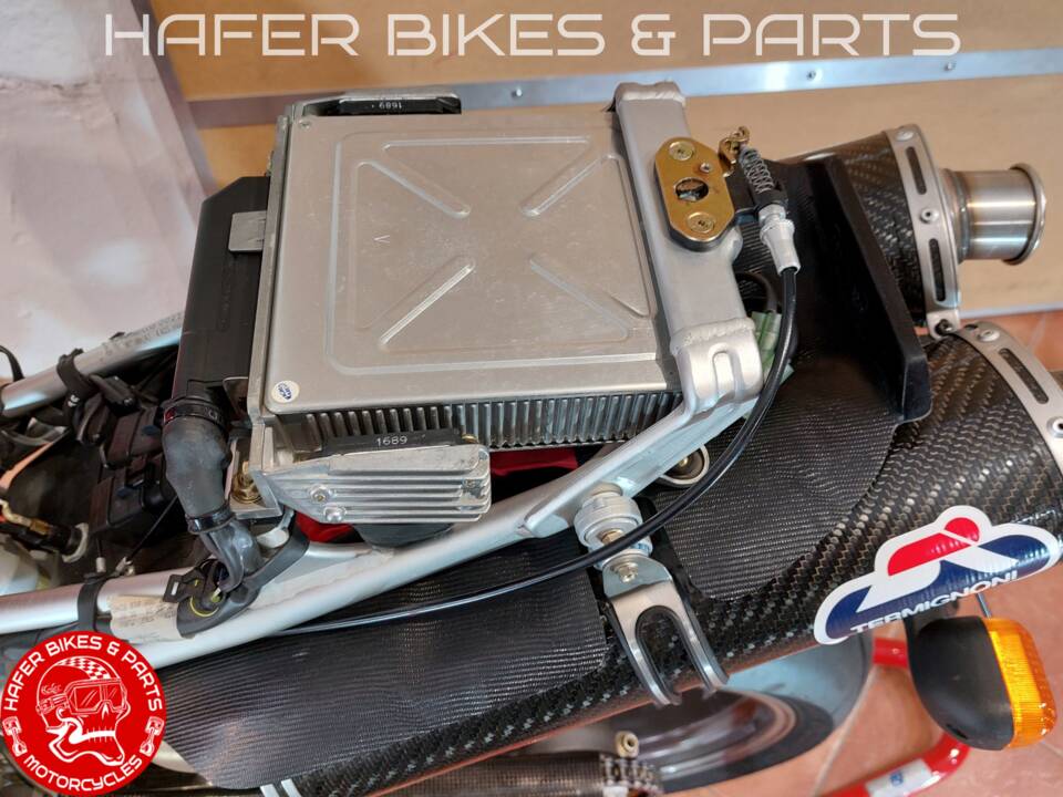 Immagine 41/48 di Ducati DUMMY (1999)