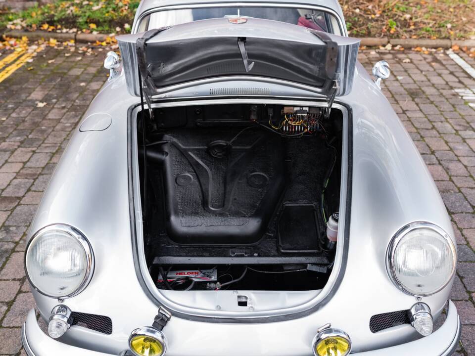 Image 40/48 of Porsche 356 C 1600 (1964)