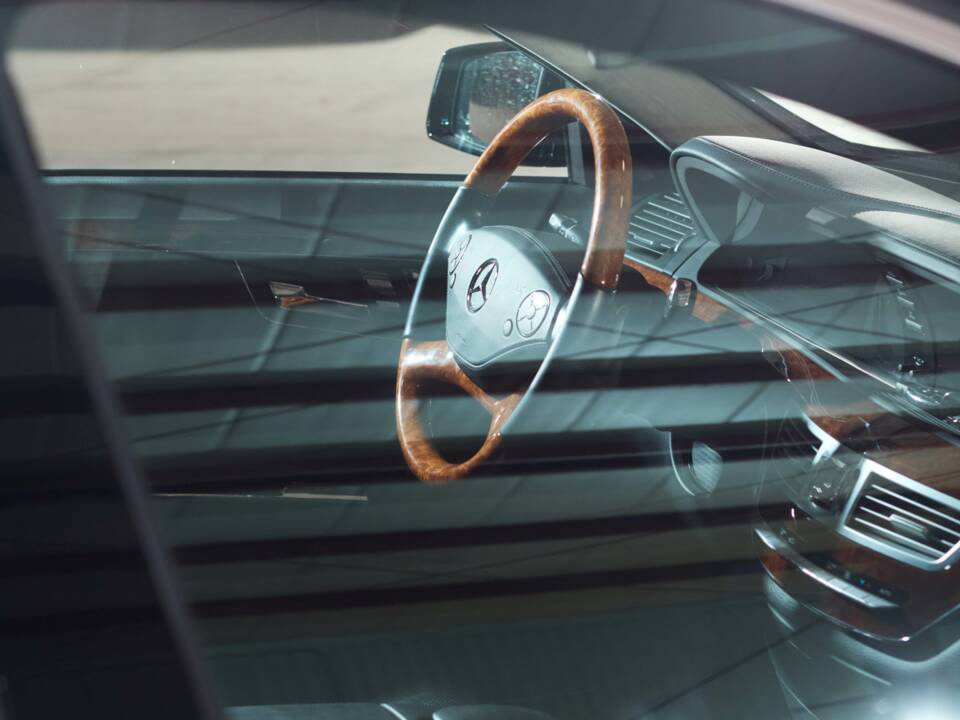 Image 42/128 de Mercedes-Benz S 500 BlueEFFICIENCY (2011)