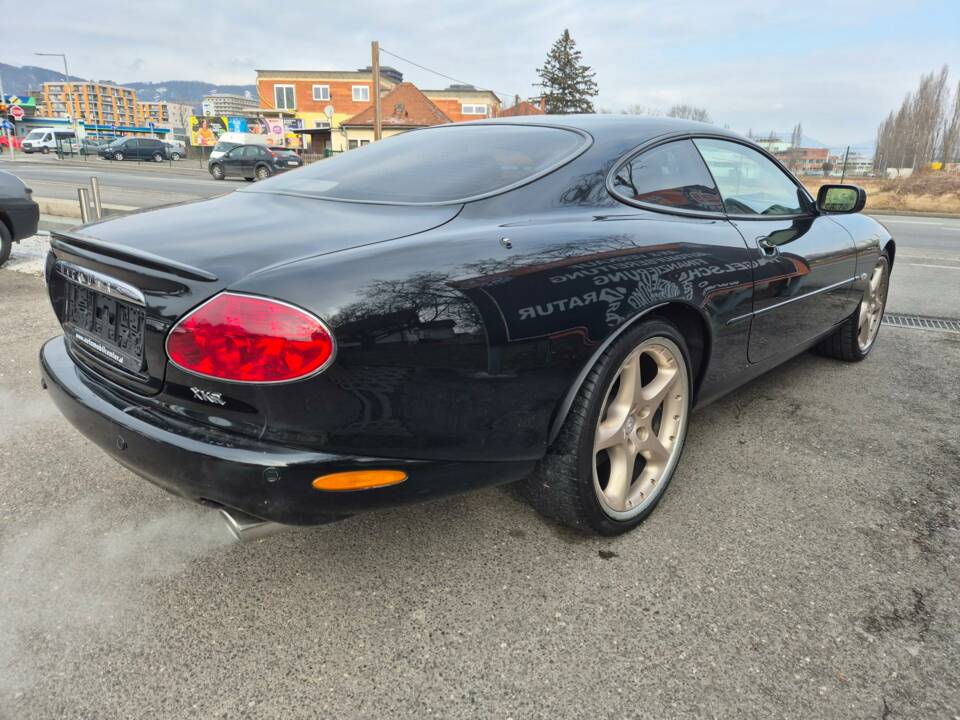 Afbeelding 2/10 van Jaguar XKR (2001)