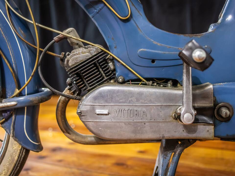 Image 14/18 de Victoria Vicky Luxus (1958)