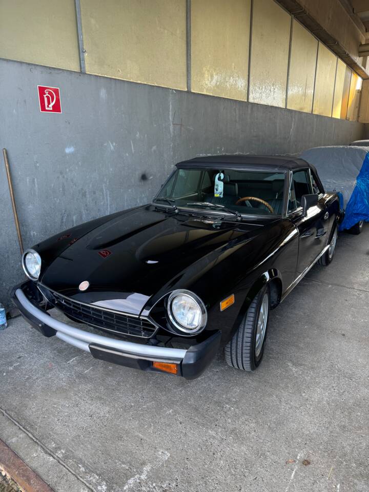 Bild 18/24 von FIAT Spider 2000 (1981)