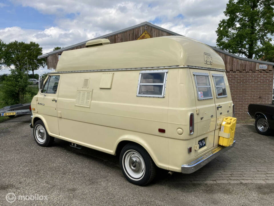 Image 32/50 of Ford Econoline E 300 (1971)