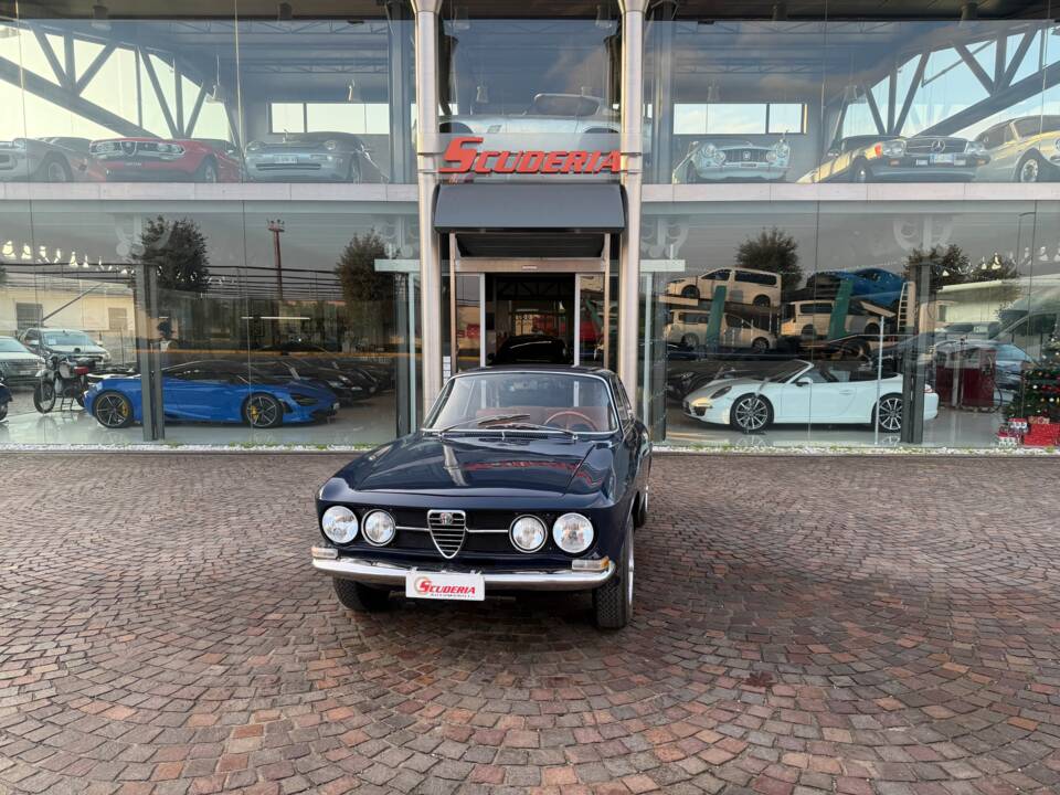 Image 1/27 of Alfa Romeo 1750 GT Veloce (1969)