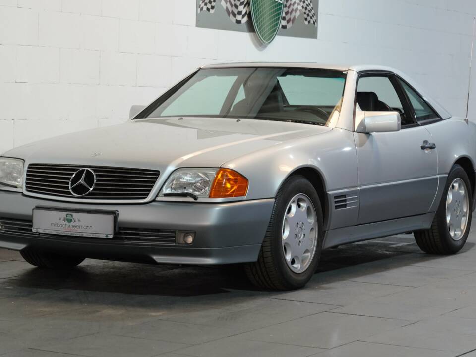Image 35/51 of Mercedes-Benz 500 SL (1992)