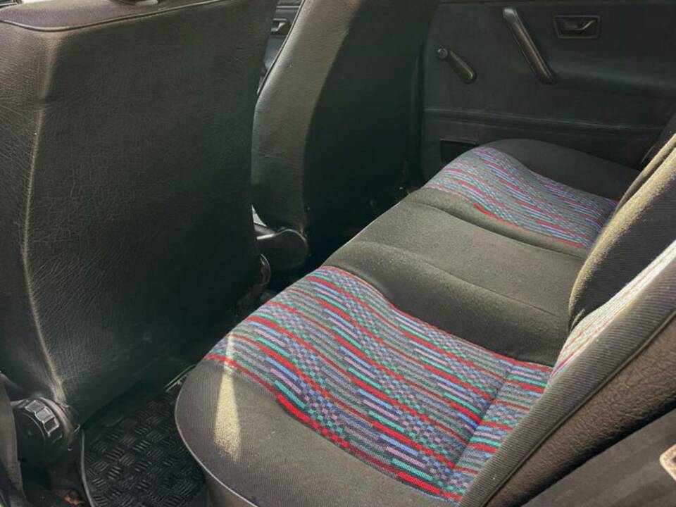 Bild 8/9 von Volkswagen Golf II GTD 1.6 (1987)