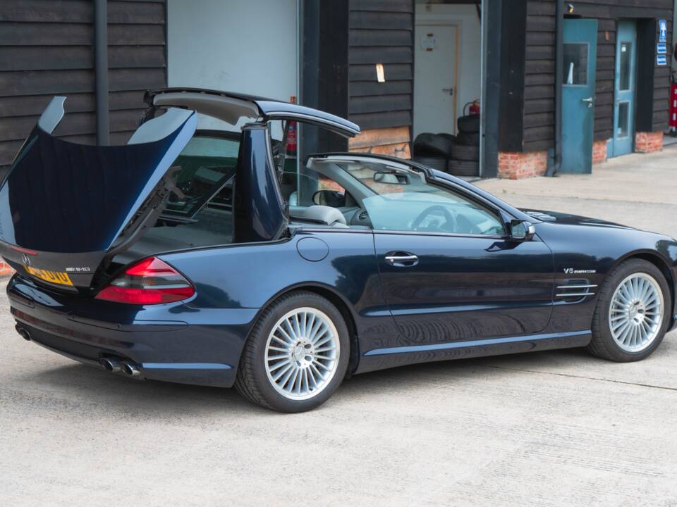 Bild 3/50 von Mercedes-Benz SL 55 AMG (2004)