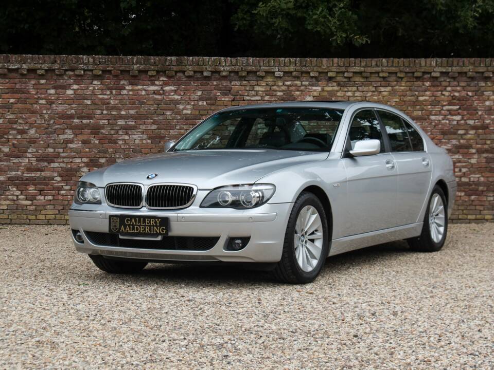 Immagine 9/50 di BMW 750i (2007)