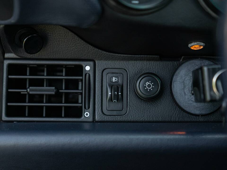 Immagine 47/50 di Porsche 911 Carrera 4S (1996)