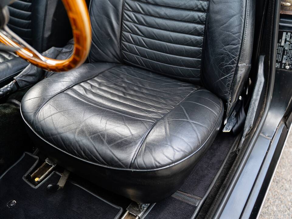 Immagine 22/36 di Triumph TR 6 (1974)