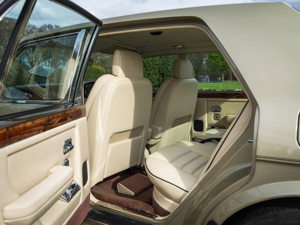 Bild 34/38 von Bentley Turbo R (1988)