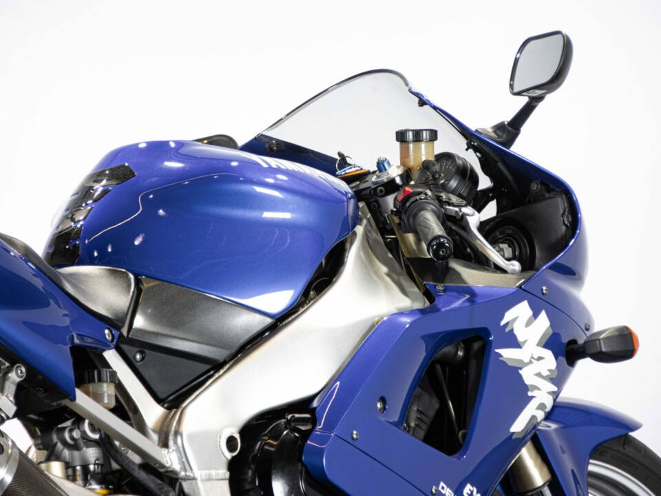 Immagine 11/50 di Yamaha YZF 1000 R1 (1998)