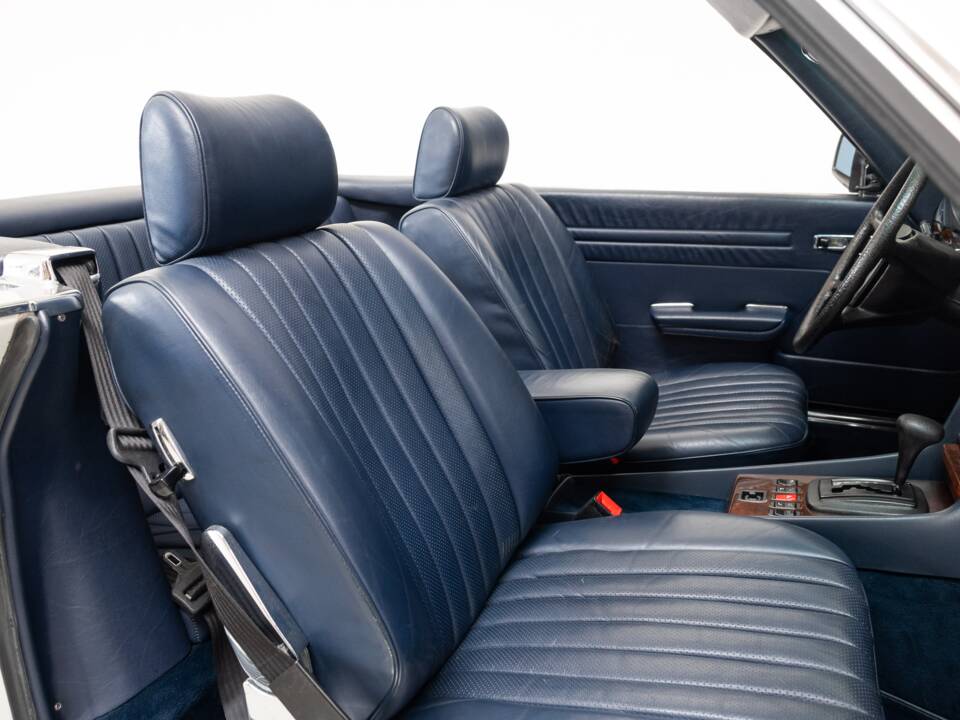 Image 19/35 de Mercedes-Benz 500 SL (1984)