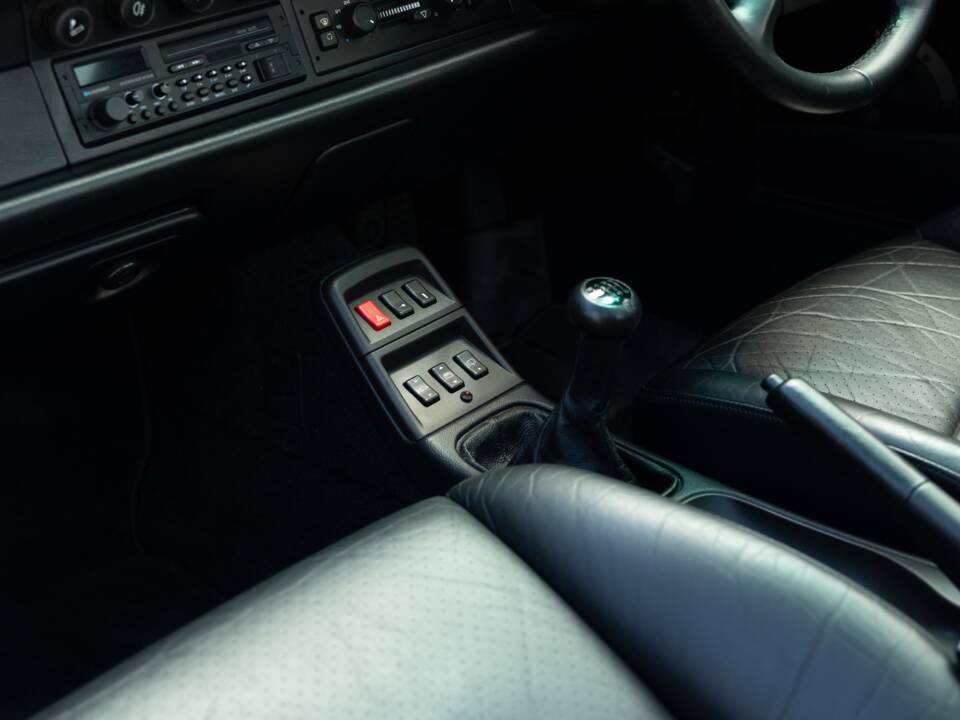 Image 37/46 de Porsche 911 Targa (1997)