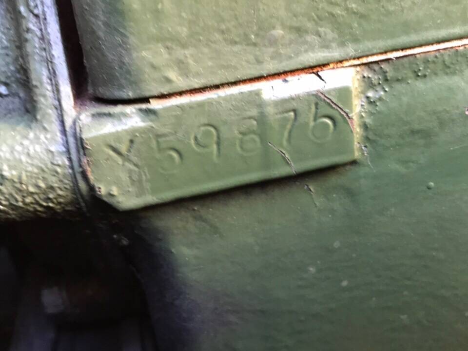 Image 31/75 of Packard One-Twenty (1936)