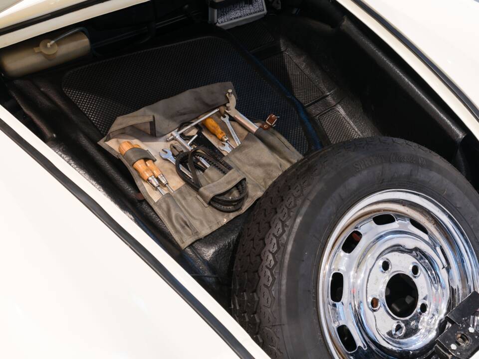 Image 34/42 of Porsche 356 C Carrera 2/2000 GS (1963)