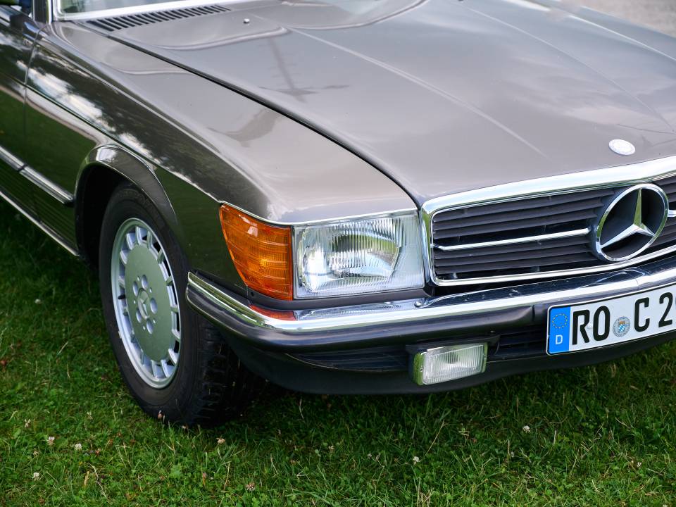 Bild 3/17 von Mercedes-Benz 500 SL (1982)