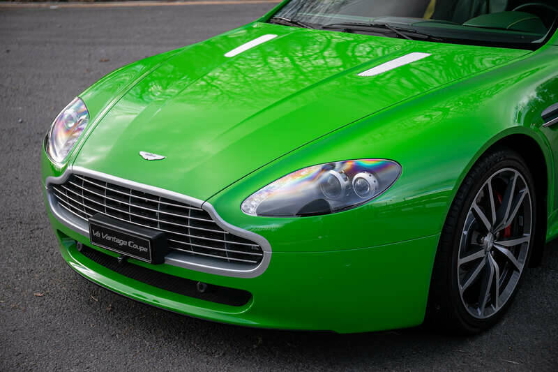 Immagine 8/43 di Aston Martin V8 Vantage (2010)