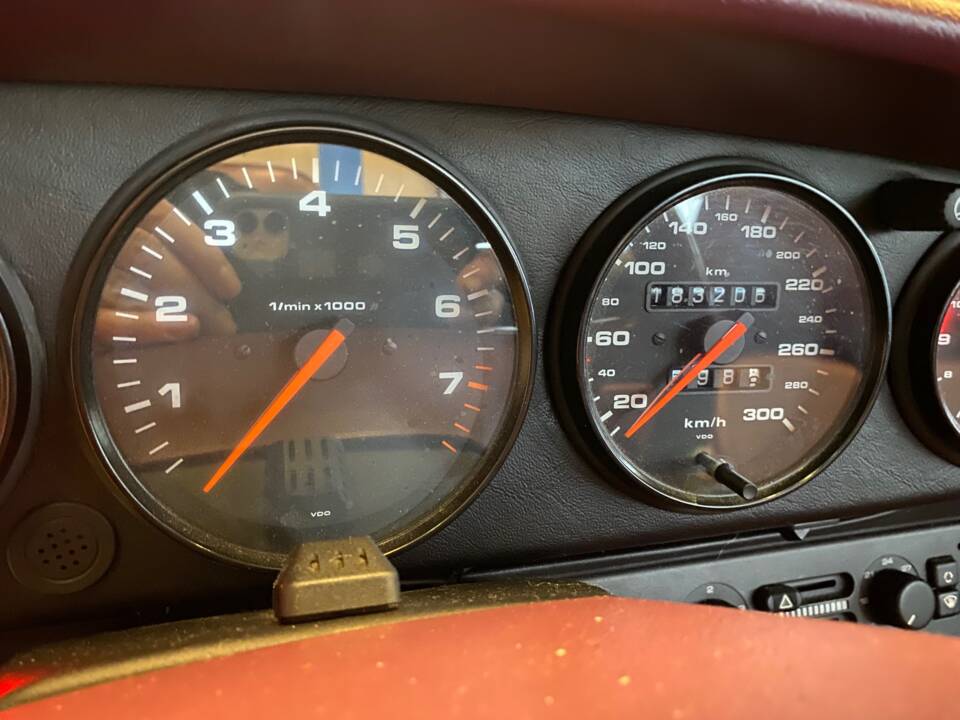 Bild 20/23 von Porsche 911 Carrera 4 (1992)