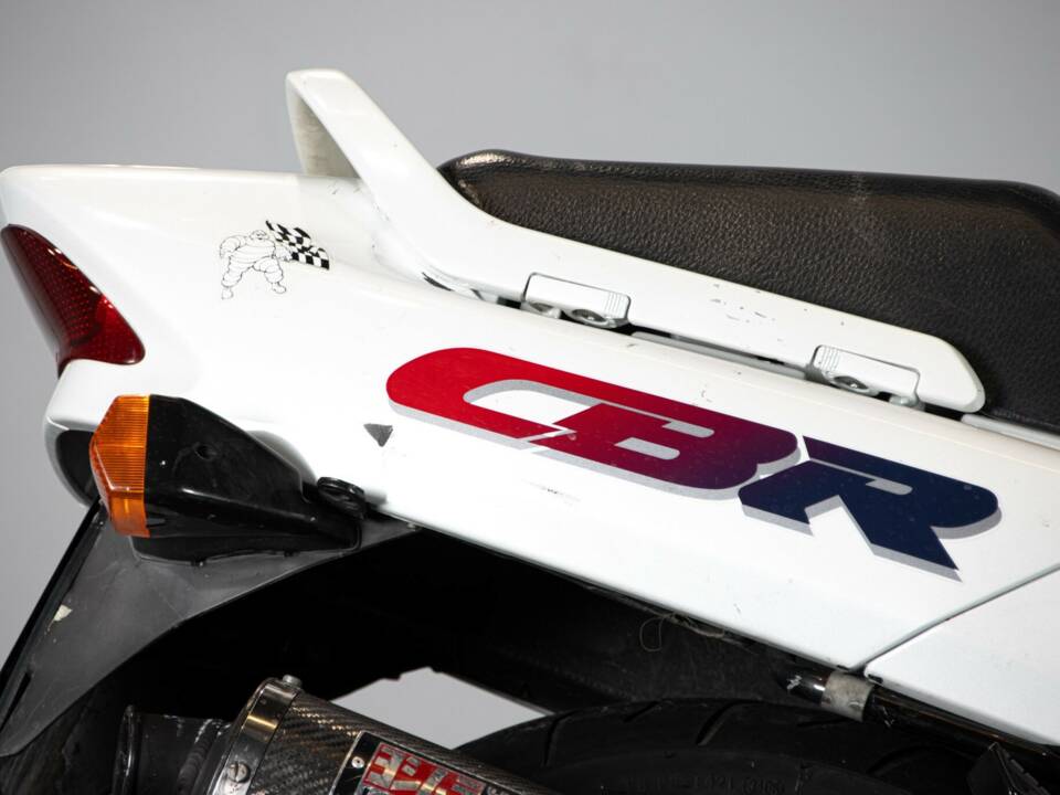 Immagine 13/49 di Honda CBR 1000 RR Fireblade (1995)