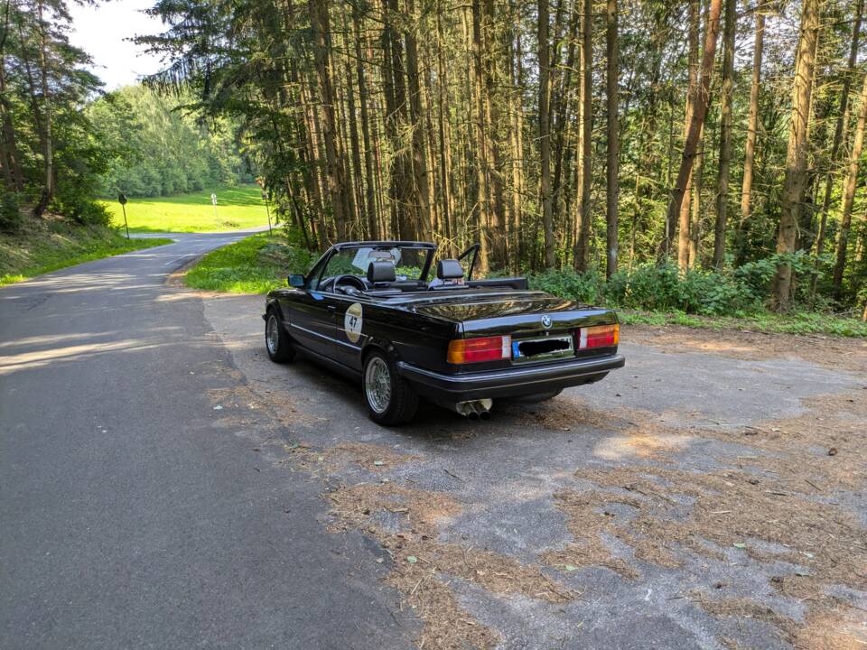 Bild 2/9 von BMW 325i (1990)