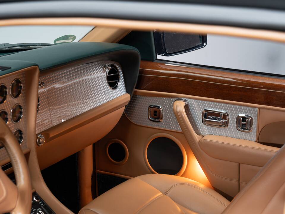 Image 28/43 of Bentley Continental T (1997)