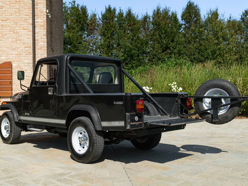 Image 8/50 of Jeep CJ-8 (1984)