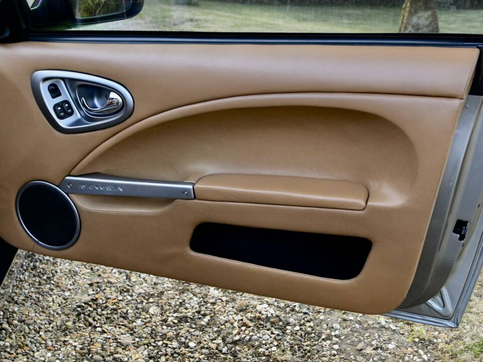 Bild 37/50 von Aston Martin V12 Vanquish (2001)