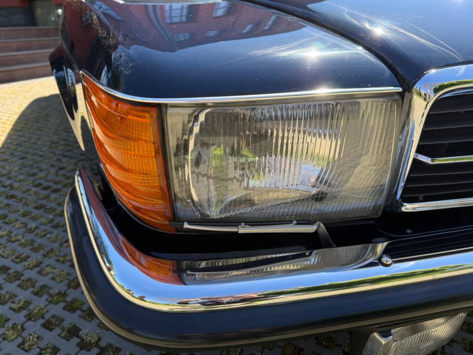 Image 10/38 de Mercedes-Benz 280 SL (1982)