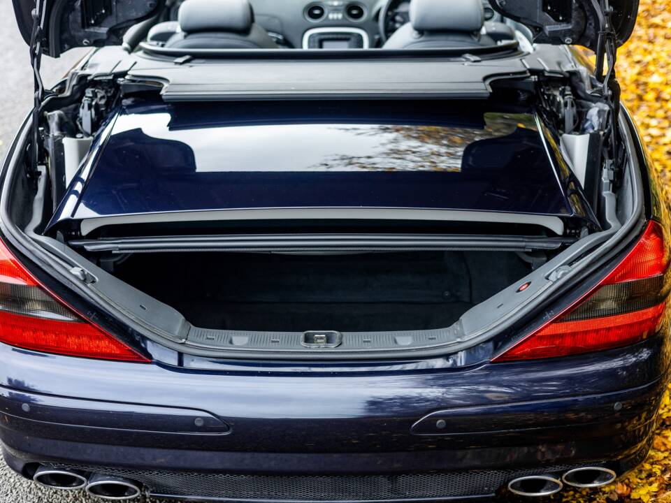 Bild 47/50 von Mercedes-Benz SL 55 AMG (2004)