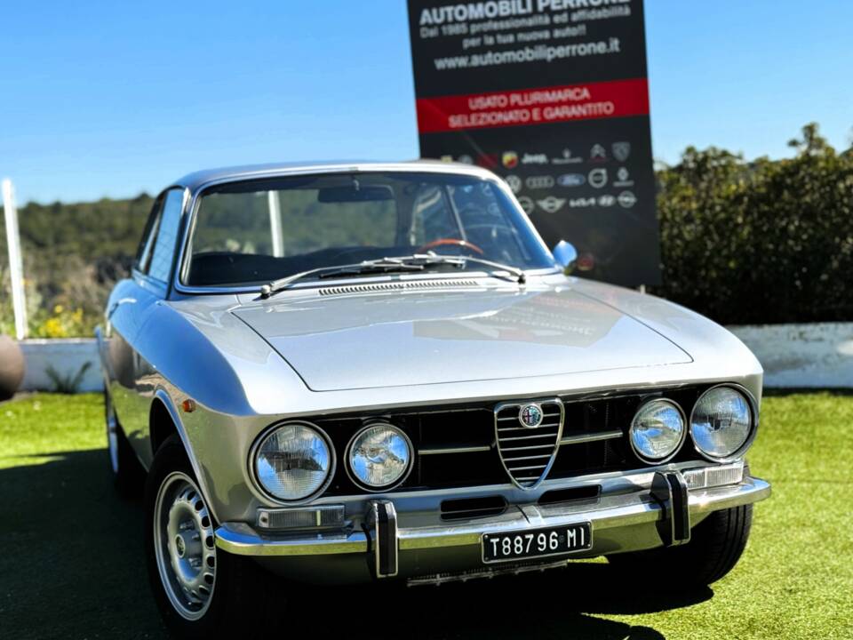 Afbeelding 3/43 van Alfa Romeo 1750 GT Veloce (1970)