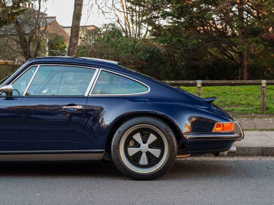 Image 12/34 of Porsche 911 Singer (2023)