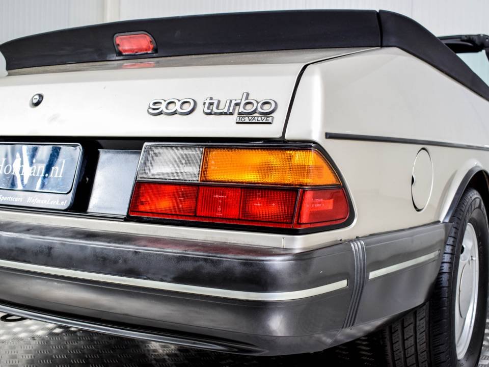 Immagine 27/50 di Saab 900 Turbo (1993)