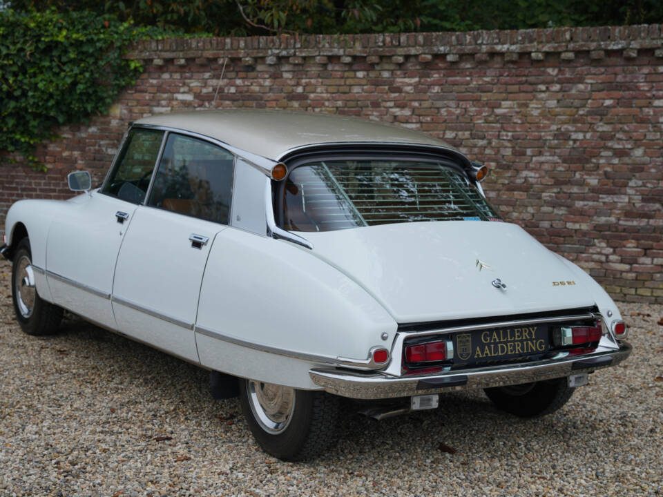 Image 48/50 of Citroën DS 21 Pallas (1971)