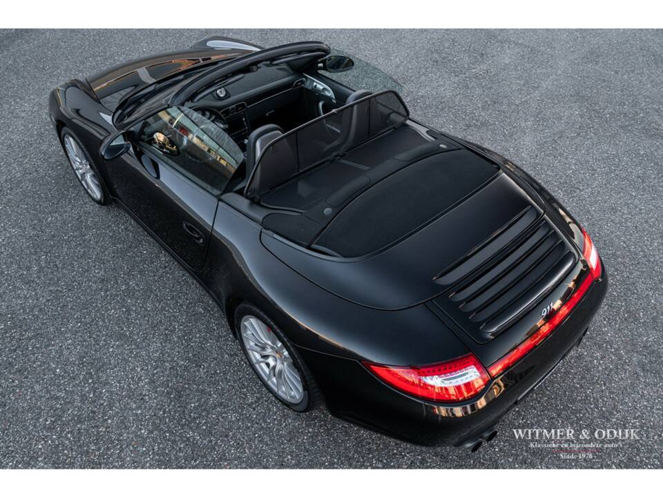Image 17/37 of Porsche 911 Carrera 4S (2009)