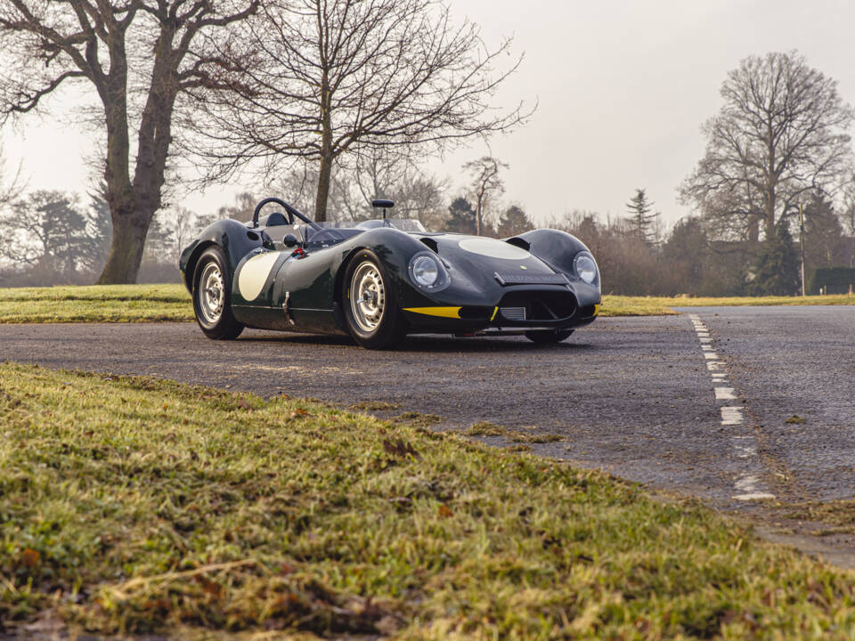 Imagen 13/29 de Lister Knobbly (2021)