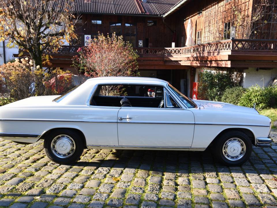 Image 9/24 of Mercedes-Benz 250 CE (1971)