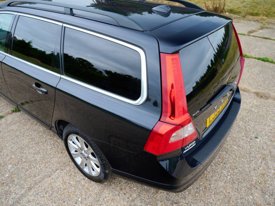 Image 15/50 of Volvo V70 AWD (2009)